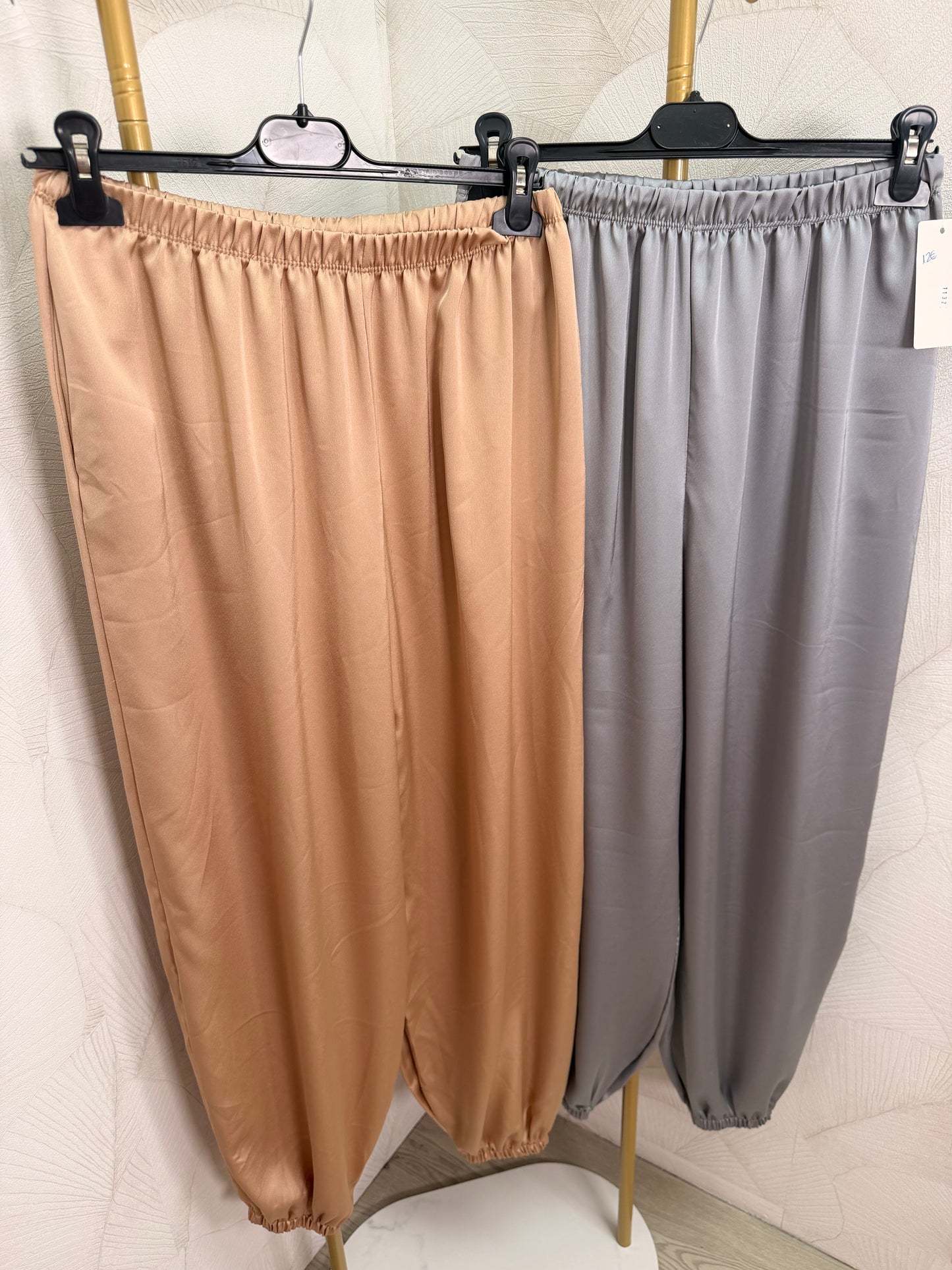 PANTALÓN BOMBACHO SATINADO