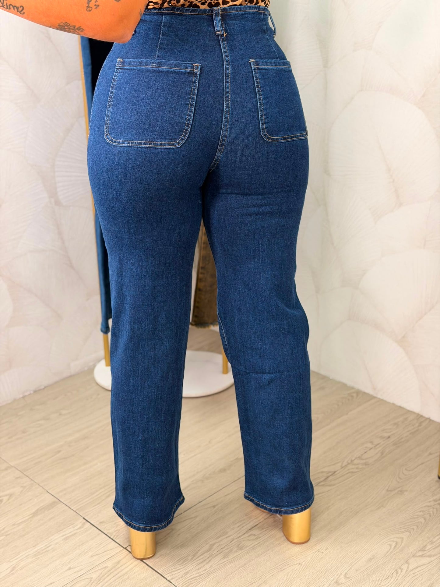 PANTALÓN VAQUERO BOLSILLO BOTÓN