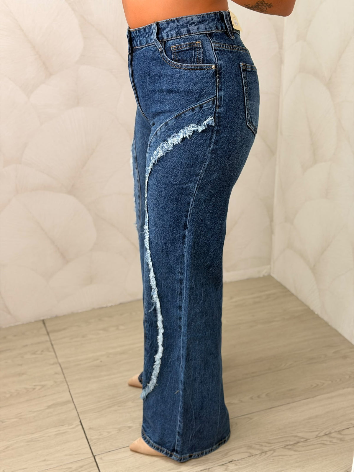 PANTALÓN VAQUERO DESFLECADO