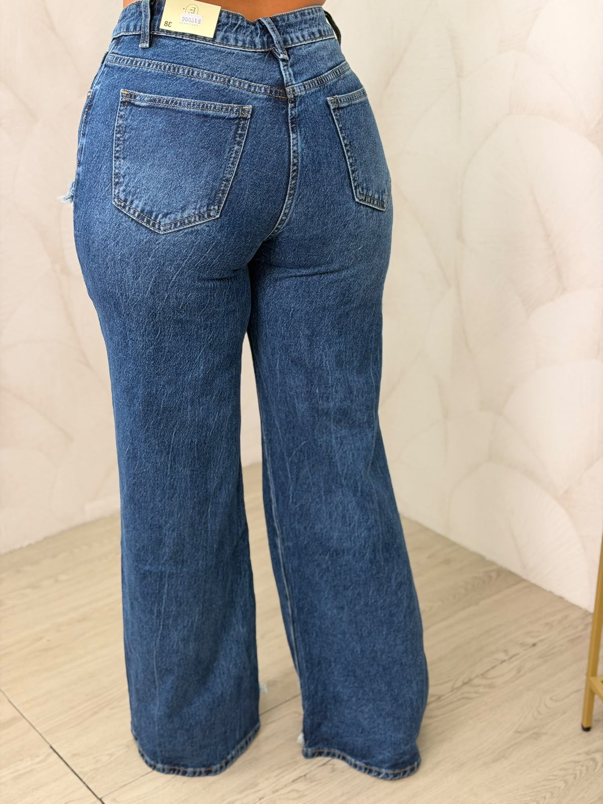 PANTALÓN VAQUERO DESFLECADO