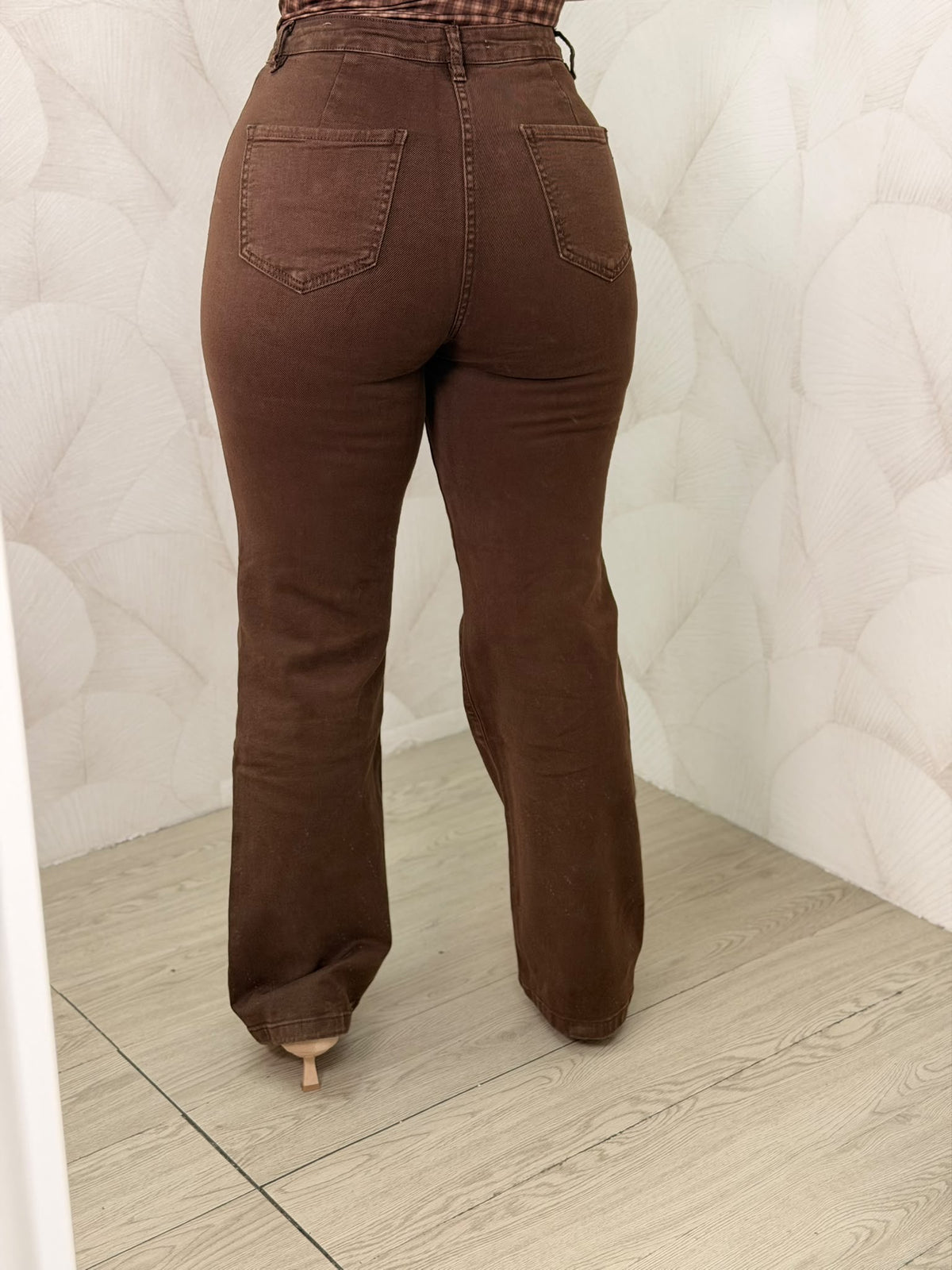 PANTALÓN VAQUERO MARRÓN