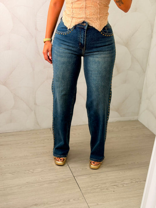 PANTALÓN VAQUERO TACHUELAS