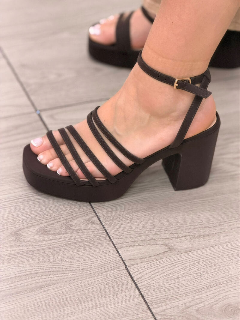 SANDALIA TACÓN MARRÓN