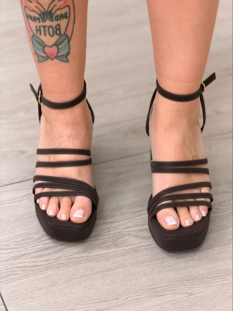 SANDALIA TACÓN MARRÓN