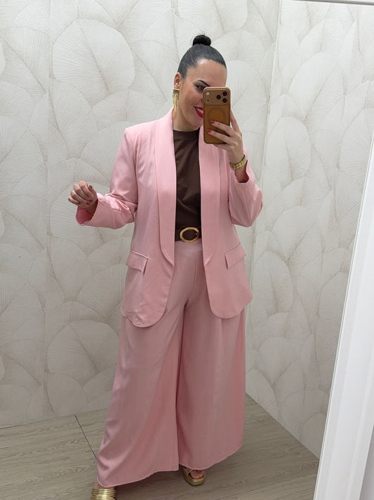 TRAJE DE CHAQUETA Y PANTALÓN