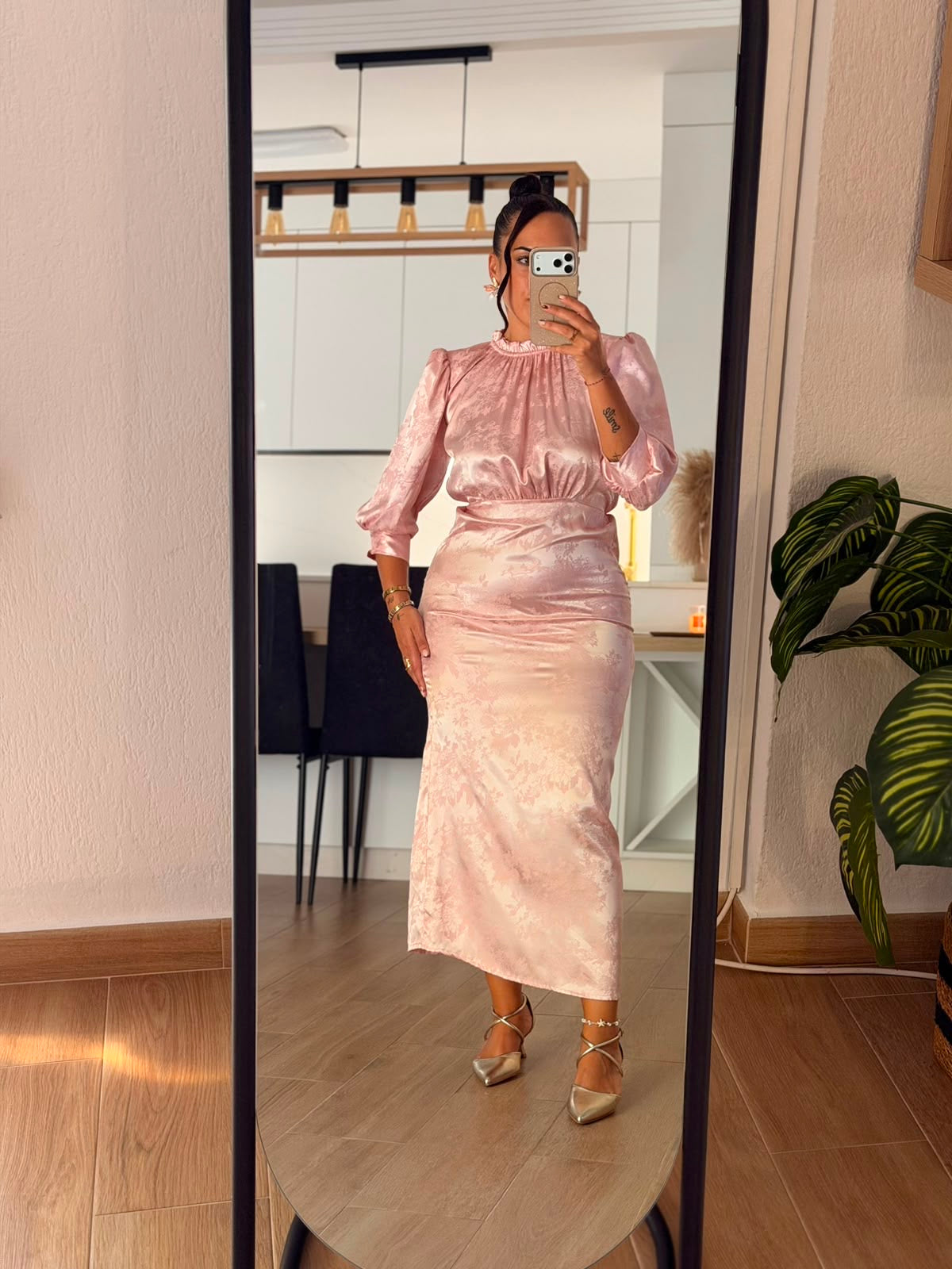 VESTIDO SATINADO ROSA