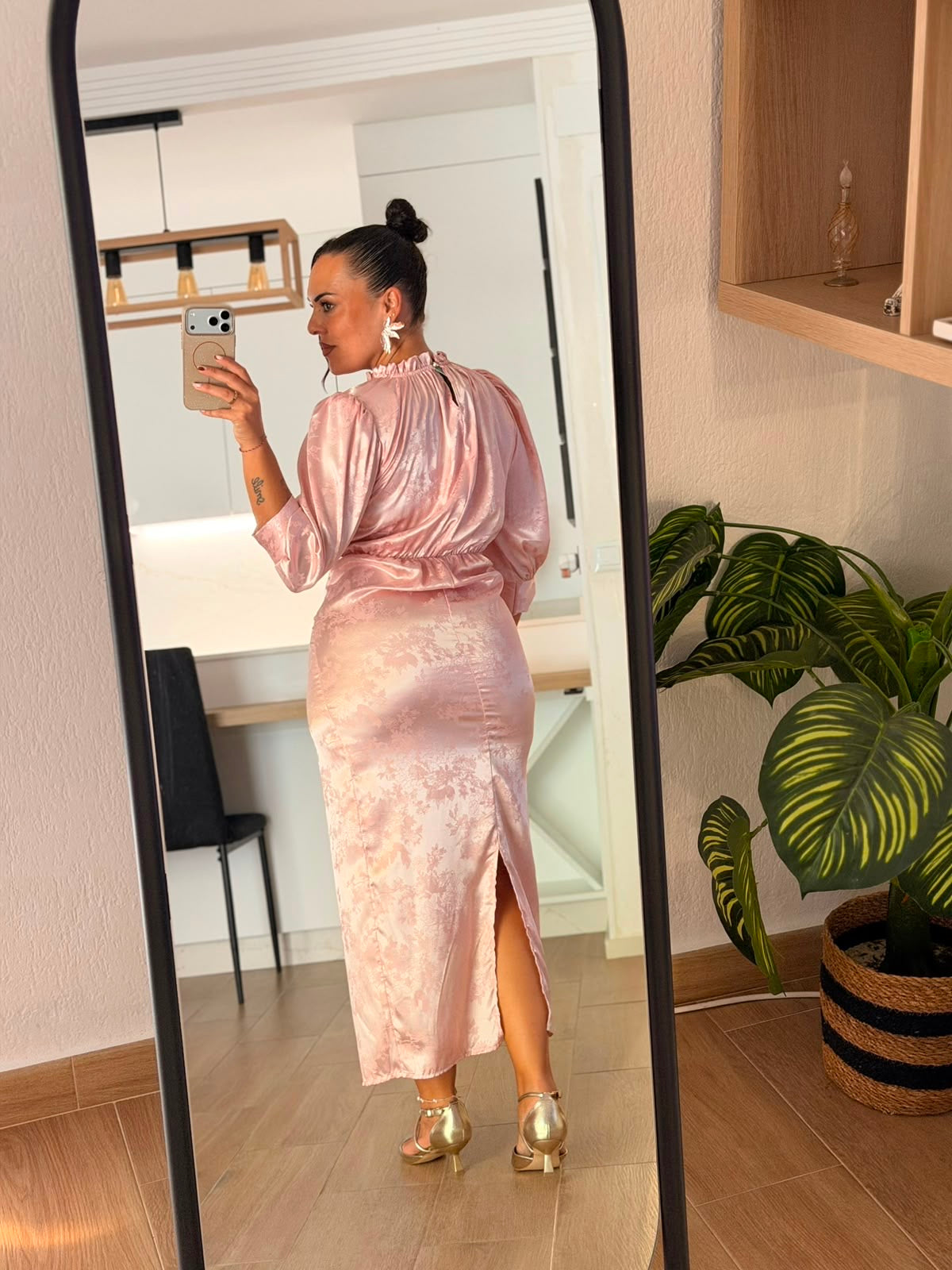 VESTIDO SATINADO ROSA